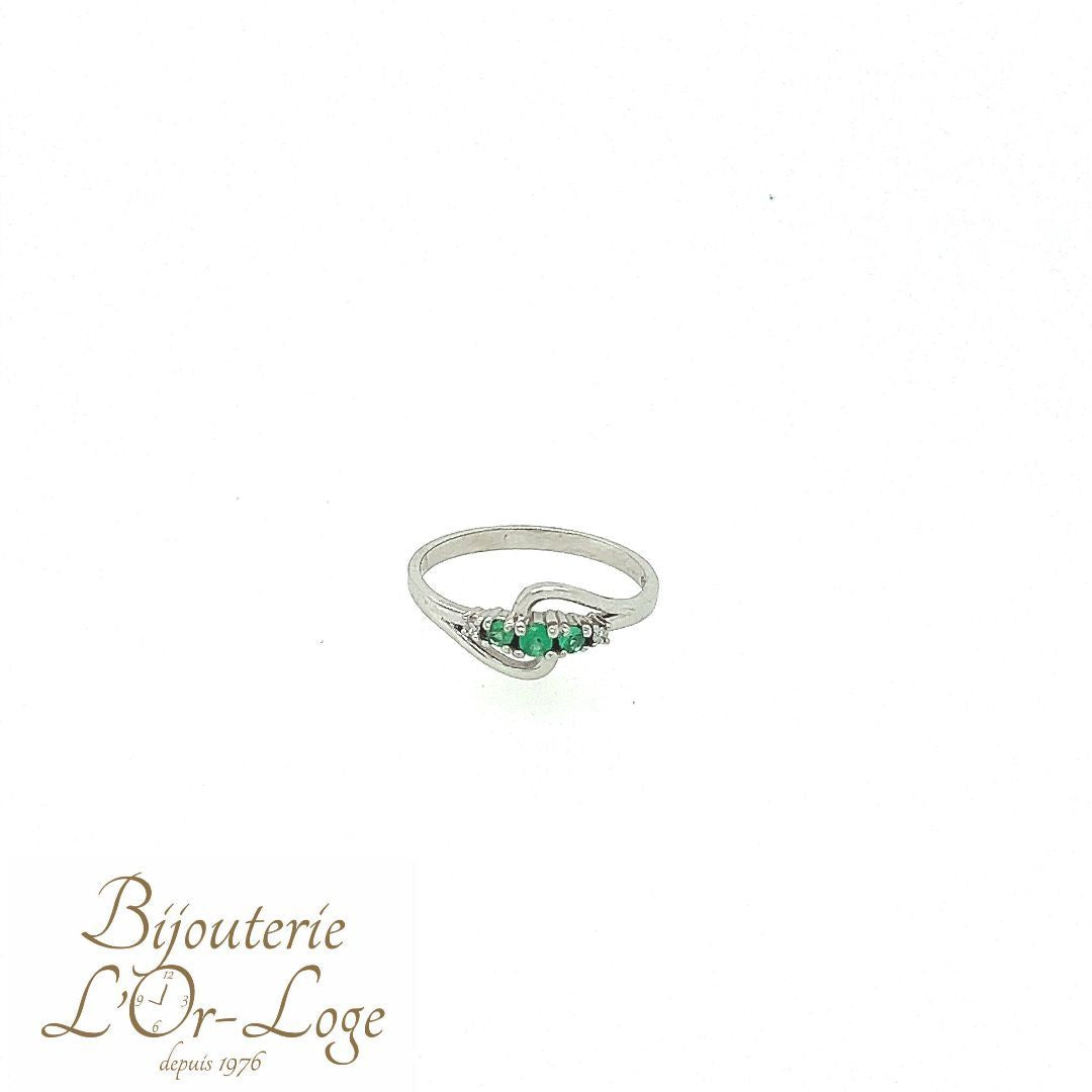 BAGUE OR BLANC,3 ÉMERAUDES,10KT,0.2CT